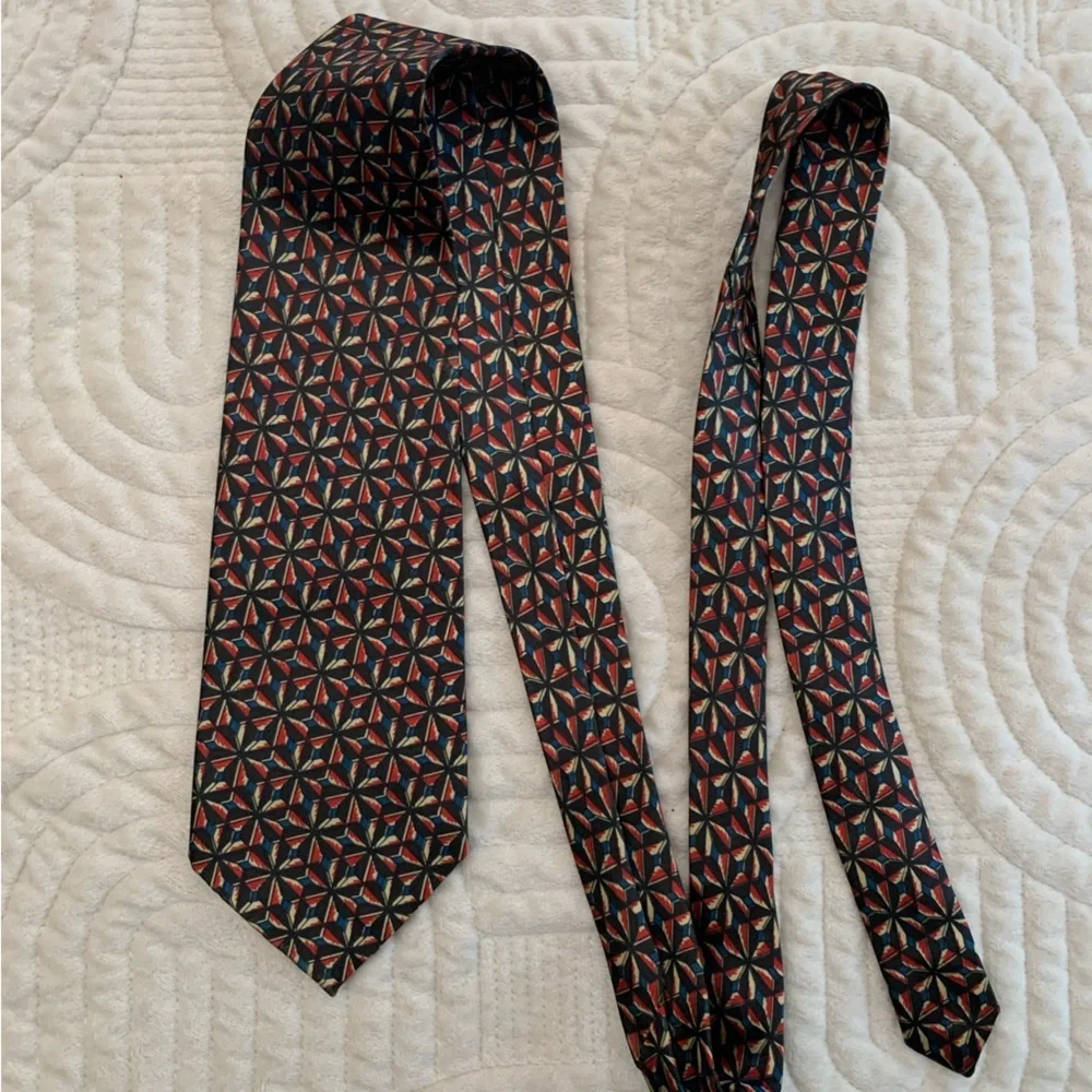 DAE RO Silk Blue Red Patterned Tie